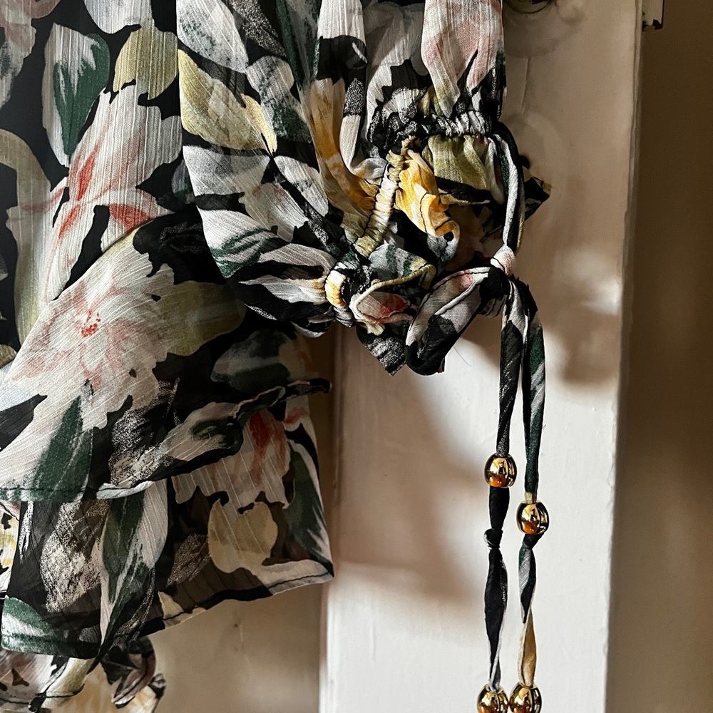 Floral Open Back Mini Dress - Picture 6 of 6
